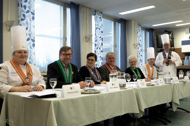 nuoret-kokit-keittiossa-17