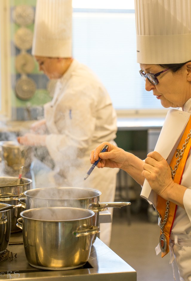 nuoret-kokit-keittiossa-20